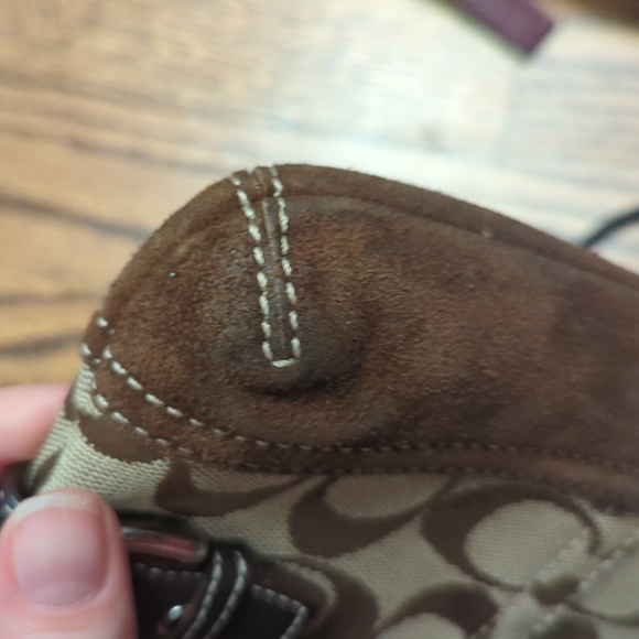 EUC Coach vintage wristlet - Picture 3 of 6